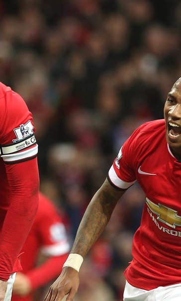Rooney scores twice in forward role as Man United upend Sunderland
